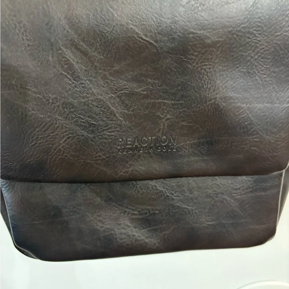 Kenneth Cole Reaction Dark Brown Vegan Leather Messenger Bag NWOT